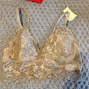 Aerie Floral Lace Bralette in Beige
